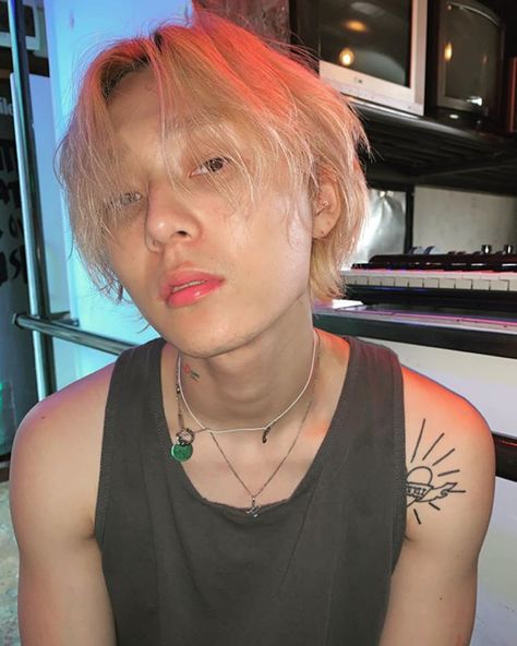 hyojong (@hyojong_1994) • Instagram photos and videos Edawn Aesthetic, Edawn Icons, E'dawn Pentagon, Hyuna And Edawn, E Dawn, Triple H, Kpop Aesthetic, Best Couple, Edgy Fashion