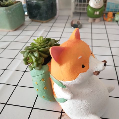 Cute Planters Pots, Animal Pots, Cute Planters, Pottery Plant Pot, Air Dry Clay Projects, Cute Corgi, Cute Cute, Pottery Sculpture, Cute Clay