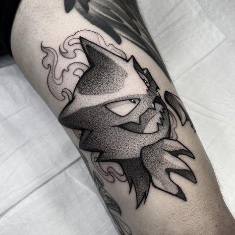 Whip Shading Tattoo Design, Gengar Pokemon Tattoo, Haunter Tattoo, Pokemon Flash Tattoo, Whip Shading Tattoo, General Tattoo, Gengar Tattoo, Haunter Pokemon, Pikachu Tattoo