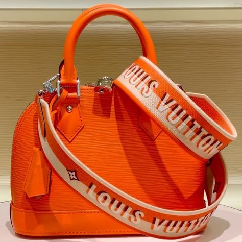 The Color Orange, Orange Handbag, Chic Purses, Chic Outfit Ideas, Outfit Ideas For Women, Classy Shoes, Luxury Purses, Pretty Bags, Cute Purses