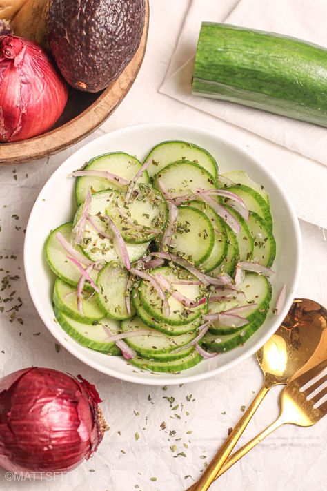 Deforestation Drawing, Cucumber Ribbon Salad, Best Cucumber Salad, Healthy Cucumber Salad, Ribbon Salad, Cucumber Salads, Easy Cucumber Salad, Vegetable Salads, Marinated Cucumbers