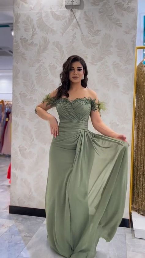 Long Sleeves Gown, Dress For Wedding Party, Green Evening Dress, Desert Colors, Dress For Wedding, Elegant Prom Dresses, Dress Classy, Beaded Chiffon, Long Sleeve Gown