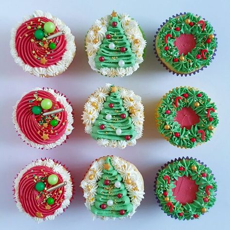 Home-Made Christmas Cupcakes Festive Cupcakes, Christmas Cupcakes Recipes, Christmas Cupcakes Decoration, Cookies Cupcake, Christmas Themed Cake, Christmas Pie, Christmas Cake Designs, Christmas Cupcake, Holiday Cupcakes