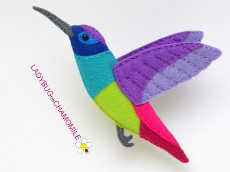 Felt Hummingbird, Felt Ornaments Patterns, Needle Cases, Felt Birds, Felt Christmas Ornaments, Fabric Birds, Wool Applique, Dog Ornaments, Handmade Felt