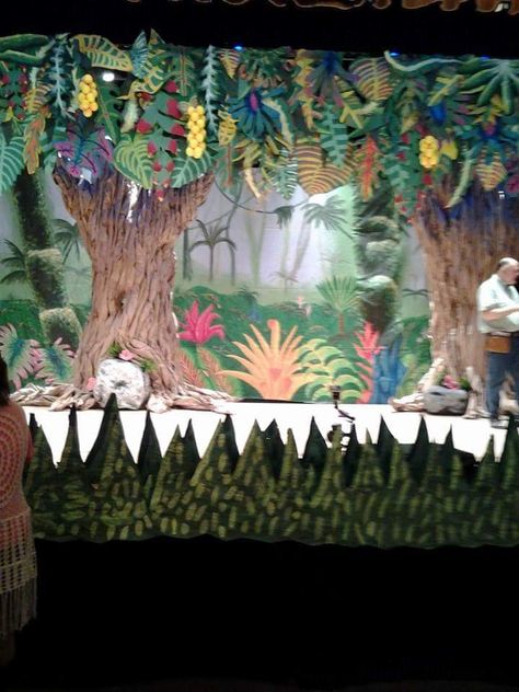 Jungle Book Set Jungle Book Play Set, Jungle Stage Decorations, Madagascar Set Design, Jungle Book Play, Jungle Book Stage Design, Jungle Props Set Design, Madagascar Musical Set, Lion King Stage Design, Jungle Book Set Design