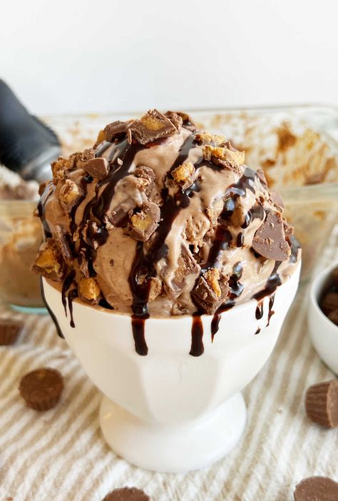 Peanut Butter Ice Cream Recipe, Recipe Meatloaf, Chocolate Peanut Butter Ice Cream, Butter Ice Cream, Peanut Butter Ice Cream, No Churn Ice Cream, Peanut Butter Lovers, Reeses Peanut Butter, Ice Cream Recipe