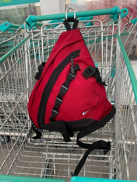 Great handbag fast shipping!!! Vintage Nike Bag, Red Sling Bag, Nike Sling Bag, Vintage Sling Bag, One Strap Backpack, Baggu Bags, Bag Y2k, Black Y2k, Tech Bag