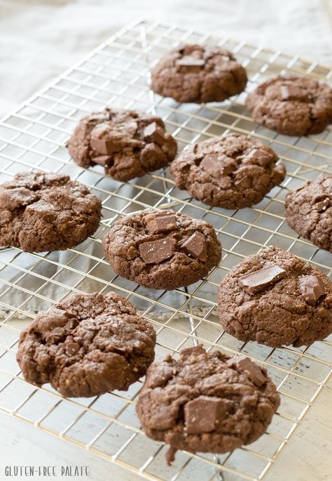 Gluten-free Chocolate Sunflower Seed Butter Cookies that are ultra-soft, brownie-like, and extra fudgey. Sunflower Butter Recipes, Sunflower Seed Butter Recipes, Sunflower Butter Cookies, Chocolate Sunbutter, Sunbutter Cookies, Sunbutter Recipes, Chocolate Sauce Recipe, Chocolate Sunflower, Butter Cookies Christmas