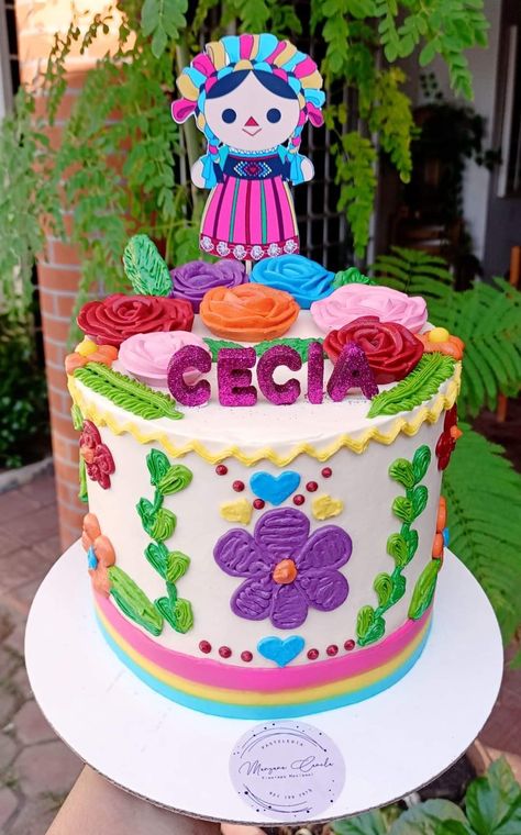 Mexican Fiesta Cake Girl, Mexican Fiesta Cake, Mexican Cake, Fiesta Cake, Mexican Party Theme, Cookies Pastry, Giant Cupcakes, 3d Cakes, Girl Baby Shower Decorations