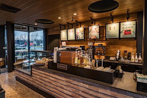 StoneCycling® | Waste, Coffee & Bricks at Starbucks Europe Starbucks Interior, Starbucks Background, Starbucks Shop, Craft Beer Shop, Café Starbucks, Starbucks Design, Starbucks Store, Beer House, Beer Shop