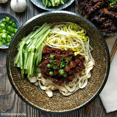 Zha Jiang Mian 炸酱麵 Soybean Paste, Wheat Noodles, Noodle Dish, Vegan Asian, Sweet Potato Noodles, Dessert Salads, Bean Sprouts, Bean Paste, Dessert Appetizers