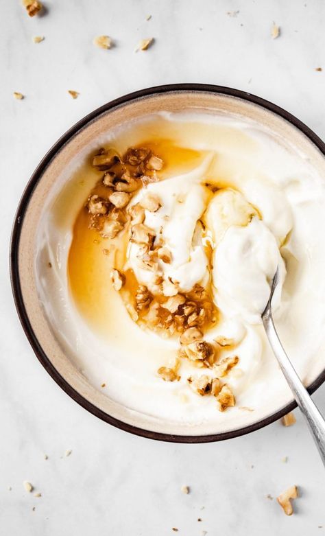 Greek Yogurt With Honey And Walnuts — Damn, Spicy! Yogurt With Honey, Mediterranean Diet Snacks, Greek Yogurt Breakfast, Greek Breakfast, Mediterranean Diet Breakfast, Honey Dessert, Inflammation Recipes, Yogurt Honey, Yogurt Dessert