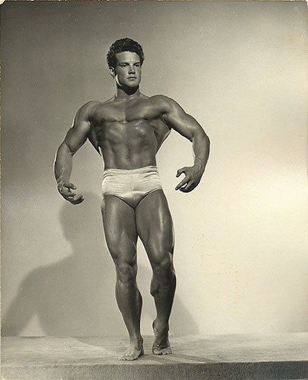 Steve Reeves - SFD.pl Forum - Page 8 Vintage Muscle Men, Vintage Hollywood Stars, Steve Reeves, Steve O, Male Pose Reference, Gay Comics, Bodybuilders Men, Anatomy Poses, Vintage Muscle