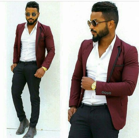 This burgundy blazer ...well suited Mens Burgundy Blazer, Burgundy Blazer Outfit, Maroon Blazer, Mens Summer Fashion Beach, Wine Colour, Blazer Outfits Men, Maroon Jacket, Burgundy Background, Burgundy Blazer