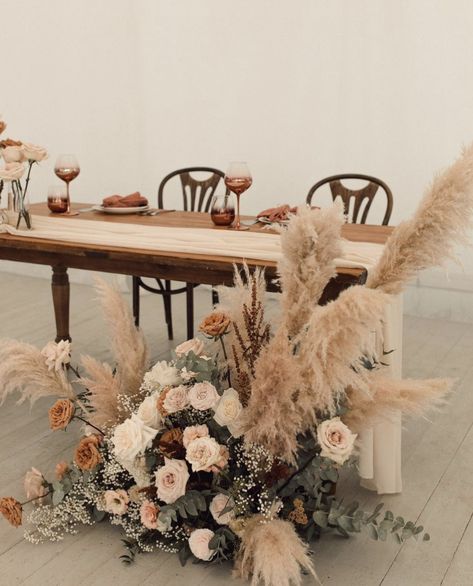 Newlywed Table, Newlyweds Table, Boho Sweetheart Table, Wedding Fayre, Table Flower Arrangements, Colorful Wedding Flowers, Country Theme Wedding, Future Wedding Plans, Flower Centerpieces Wedding