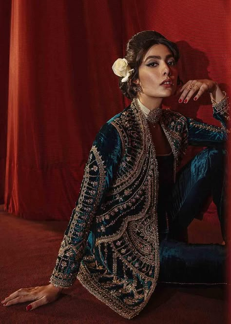 Mohsin Naveed Ranjha, Velvet Suit Design, Haute Couture Embroidery, Designer Anarkali Dresses, Traditional Blouse Designs, Velvet Dress Designs, Geometric Fashion, Matching Separates, Pakistani Fashion Party Wear