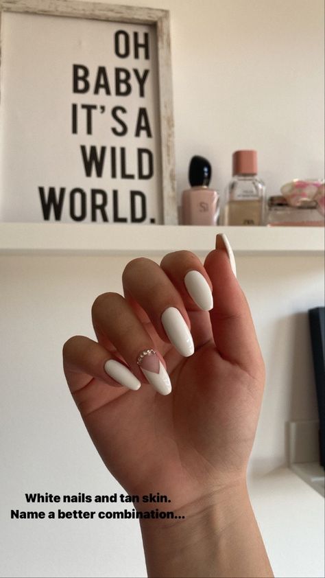 White Nails Tan Skin, White Nails On Tan Skin, Nails On Tanned Skin, Nails For Tanned Skin, Nails For Tan Skin, Tan Skin, White Nails, Fun Nails, Nails Inspiration