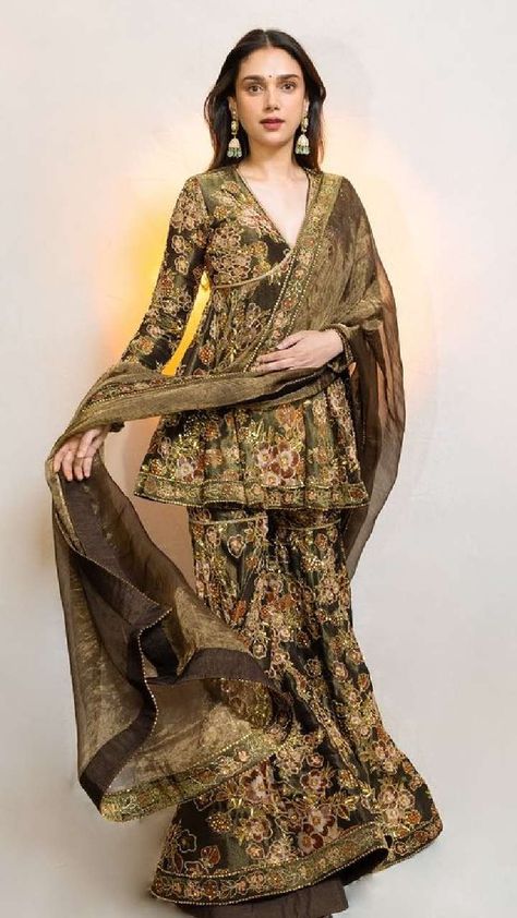 Aditi Rao Hydari Indian Outfits, Aditi Rao Hydari Indian, Velvet Sharara, Black Sharara, Wedding Fits, Aditi Rao Hydari, Sharara Designs, Aditi Rao, Indian Dresses Traditional