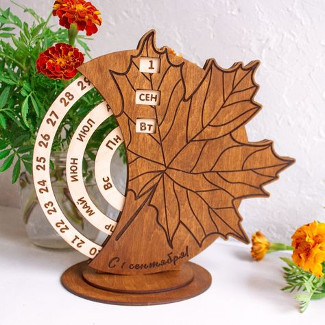 Wooden Calendar Ideas, Wooden Perpetual Calendar, Sunflower Mandala, Wooden Calendar, Calendar Vector, Laser Engraved Ideas, Cdr File, Laser Art, Perpetual Calendar