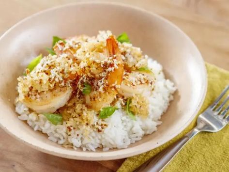 Crispy Jasmine Rice Bowl with Garlic Shrimp Autumn Meals, Shrimp With Garlic, Jasmine Rice Recipes, Light Dinners, Alex Guarnaschelli, Shrimp And Rice, One Dish Dinners, Salmon And Rice, Shellfish Recipes