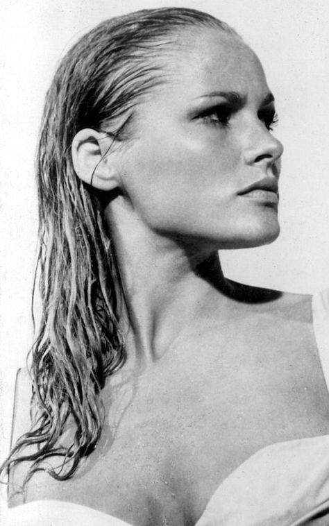 Ursula Andress, 1962, publicity shot for “Dr. No” Such a beautiful women. Honey Ryder, Bond Women, Vogue British, James Bond Girls, Girl Film, Ursula Andress, Bond Girls, Katharine Hepburn, Joan Crawford