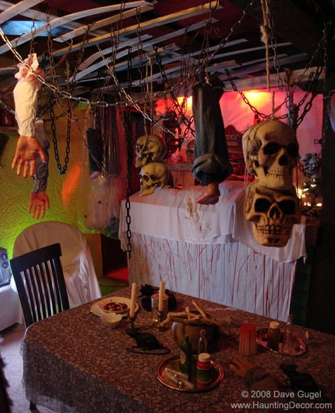 Hanging Skulls, Haunted Carnival, Halloween Maze, Halloween Photo Booth, Halloween Fest, Halloween House Party, Scary Halloween Decorations, Halloween Scene, Halloween Haunted Houses