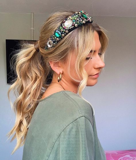 Big Headbands, Updo With Headband, How To Wear Headbands, Pearl Bridal Headband, Twist Ponytail, Peinados Recogidos, Long Hair Wedding Styles, Jeweled Headband, Work Hairstyles