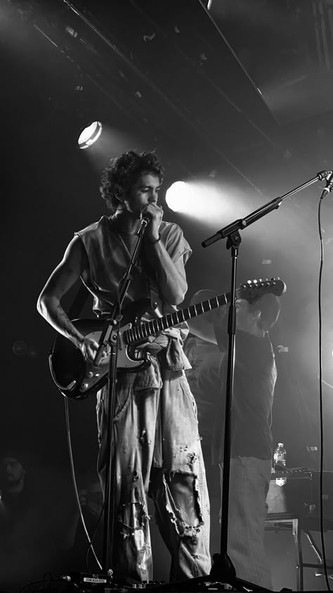 Dominic Fike, Clogged Pores, Beauty Skincare, A Man, Guitar, Black And White, Beauty, White, Black