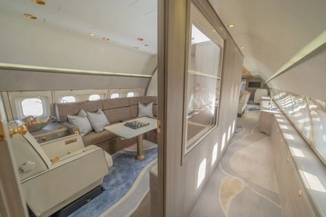 Boeing Business Private Jet Charter - 18 Passengers | 9H-ELF Private Jet Bedroom, Private Boeing, Mafia Core, Elizabeth Windsor, Airplane Bedroom, Boeing Business Jet, Jet Interior, Private Jet Interior, Luxury Private Jets