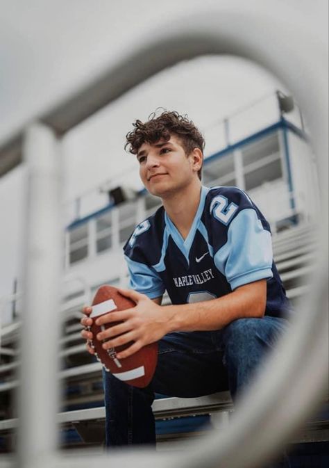 Alleyway Poses, Flag Football Photoshoot, Football Field Photoshoot, Cheerleading Portraits, Football Family Pictures, Senior Football Photography, Football Senior Photos, Football Photoshoot, Football Senior Pictures