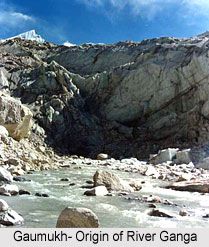 Ganga River Ganga River, Hindu Kush, Beautiful Travel Destinations, Beautiful Travel, South Asia, Incredible India, Maldives, The River, See Picture