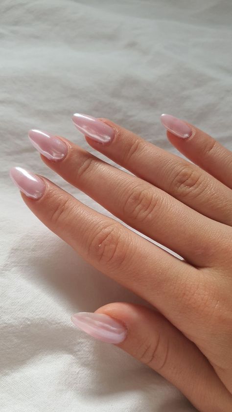 Glazed Nails French Tip, Ami Charlize Nails, Haley Bieber Nails Glazed Donut, Glazed Donut Nails Hailey Bieber Pink, Hailey Bieber Glazed Doughnut Nails, Heily Bieber Nails 2023, Haiku Bieber Nails, Hailey Beiber Nails Trend Pink, Haily Biber Nailart