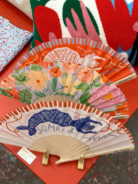 Flamenco Illustration, Hand Fan Aesthetic, Hand Fan Design, Flamenco Fan, Fan Painting, Flor Design, Fabric Hand Fan, Diy Fans, Photography Gcse