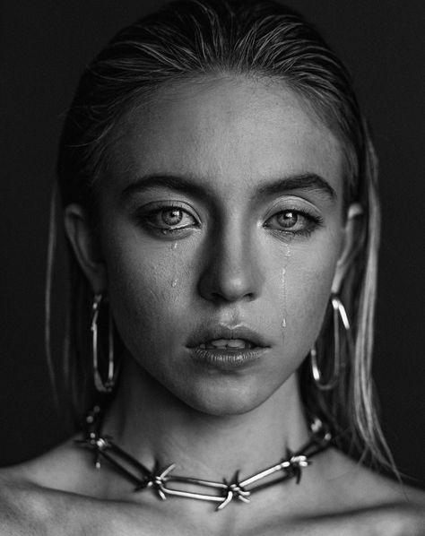 Wallpaper Sydney, Damon Baker, Face Drawing Reference, Sydney Sweeney, Face Expressions, Black And White Portraits, Portrait Inspiration, White Photo, Photography Women