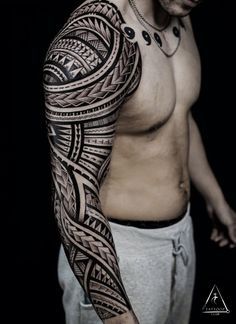 Ferrari Tattoo, Wolf Eye Tattoo, Polynesian Forearm Tattoo, Tato Maori, Mangas Tattoo, Around Arm Tattoo, Chicano Tattoos Sleeve, Organic Tattoo, Geometric Sleeve Tattoo