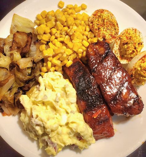 Grilles country style ribs.. potato salad, grilled onions, kernel corn and Deviled eggs Crackle Barrel Hash Brown, Maple Bacon Sweet Potato Hash, Country Style Ribs, Grilled Onions, Deviled Eggs, Meal Ideas, Country Style, Potato Salad, Onions