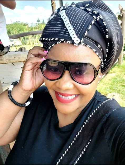 Crowned by Zingce Mzontsundu #beproudblacknation #embracingafricanculture #ungayimoshimntase Xhosa Headwrap, Xhosa Doek, Headwrap Ideas, African Traditional Wear, African Wedding Dress, Head Scarf Styles, African Prints, Traditional Attire, Traditional Wear