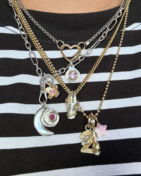 Gems And Gold Oh My | Clearly I was feeling very pink today 🩷 | Instagram Metal Mixing Jewelry, Necklace Stack Mixed Metals, Mixing Metals Jewelry, Gold And Silver Jewelry Together, Jewellery Stack, Stacked Necklaces, Mixed Metal Jewelry, Dope Jewelry, Stacked Jewelry