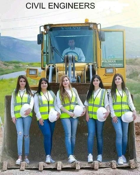 Engineer Girl, Women In Construction, Girl Mechanics, Ing Civil, Civil Engineering Design, Outdoor Girls, Army Pics, Civil Engineer, Work Suits