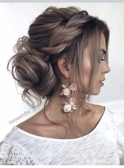 Summer Wedding Hairstyles, Prom Hairstyles Updos, Wedding Hair Inspiration, Low Bun, Penteado Cabelo Curto, Wedding Updo, Wedding Hairstyles For Long Hair, Formal Hairstyles, Wedding Hair And Makeup