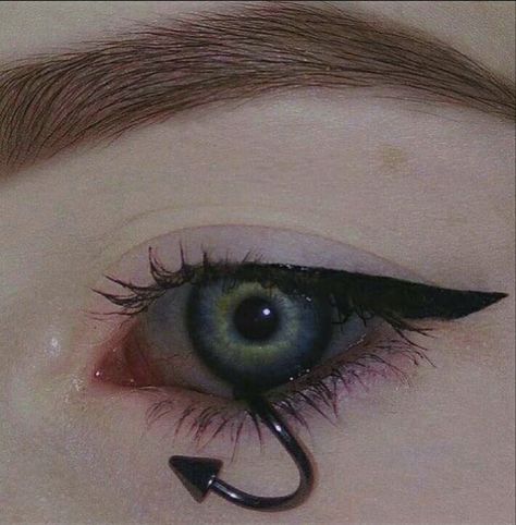 Rare Eye Colors, Dark Grunge Aesthetic, Rare Eyes, Sunrise Aesthetic, Dark Grunge, Vaporwave Aesthetic, Aesthetic Eyes, Purple Sky, Weird Art