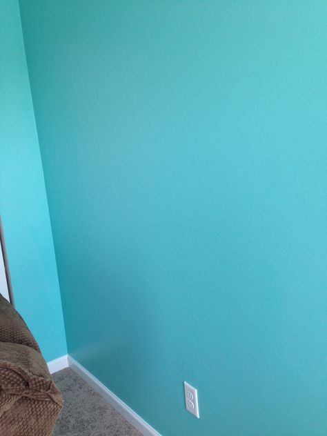 Turquoise Blue Wall Paint Colors, Teal Paint Colors For Bedroom, Turquoise Walls Bedroom, Turquoise Feature Wall, Turquoise Wall, Tiffany Blue Accent Wall, Teal Wall Bedroom Ideas, Teal Ombre Wall, Turqoise Bedroom Accent Wall