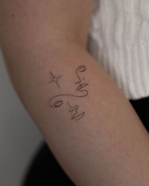 Gemini Sign Tattoo, Tattoo And Meaning, Gemini Tattoo Designs, Twin Tattoos, Simple Arm Tattoos, Gemini Tattoo, 4 Tattoo, Small Hand Tattoos, Arm Tattoos For Women