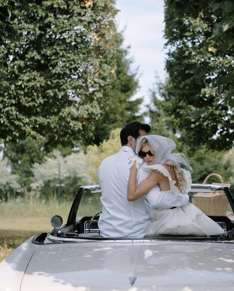 Rancho Engagement Photos, Vintage Photoshoot Wedding, Nantucket Elopement, Nikkah Photos, Vintage Engagement Photoshoot, Engaged Photos, Engagement Photo Shoot Poses, Retro Engagement Photos, Car Engagement Photos