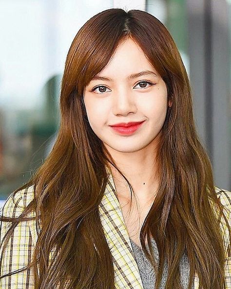 Lalisa Without Bangs, Lisa No Bangs, Lisa Without Bangs, Disney Princess Drawings, Day Lilies, Blackpink Lisa, Lalisa Manoban, Bangs, Thailand