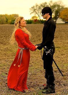 Diy Crafts For Couples, Crafts For Couples, Diy Halloween Costumes For Couples, Princess Bride Costume, Diy Halloween Couples, Halloween Bride Costumes, Halloween Costumes Diy Couples, Costumes For Couples, Diy Couples Costumes