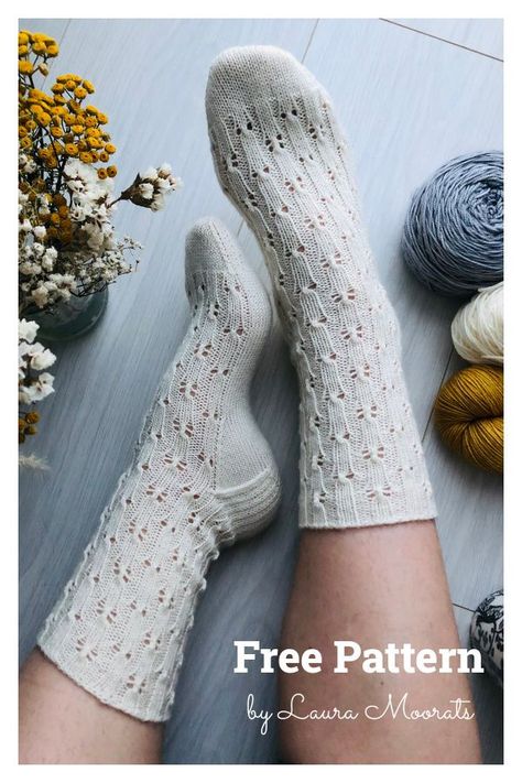 Sock Yarn Knitting Patterns, Socks Free Knitting Pattern, Summer Knitting Projects, Knitted Socks Free Pattern, Sock Knitting, Hand Knit Socks, Socks Pattern, Sock Knitting Patterns, Lace Socks