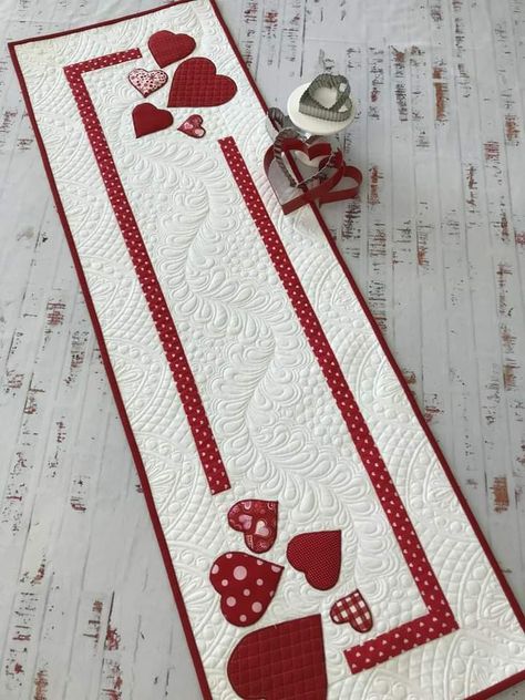 Valentine Runner, Valentines Runner, Applique Table Runner, Valentine Table Runner, Quilted Table Runners Christmas, Valentine Table, Table Topper Patterns, Patchwork Table Runner, Heart Quilt Pattern