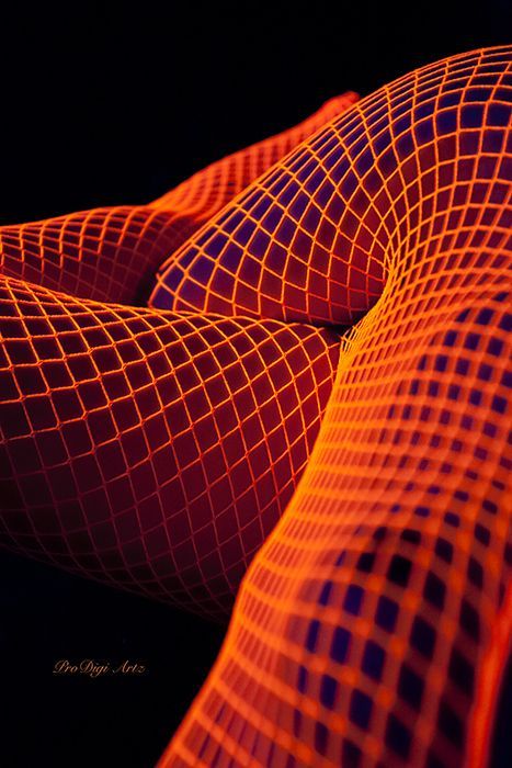 Fishnet Photography, Uv Photography, New Retro Wave, Neon Aesthetic, Orange Aesthetic, Dark Elf, Orange Art, Wire Frame, Neon Orange