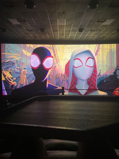 Parisian Painting, Miles And Gwen, Spiderman Across The Spider Verse, Grunge Pictures, Animation Stop Motion, Fashion Tiktok, Across The Spider Verse, Spiderman 3, Miles Morales